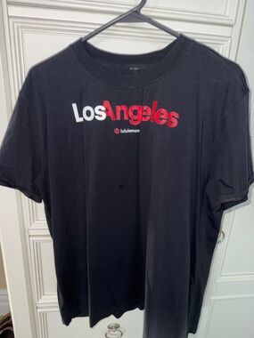 lululemon athletica Men’s Black Los Angeles Graphic Tee